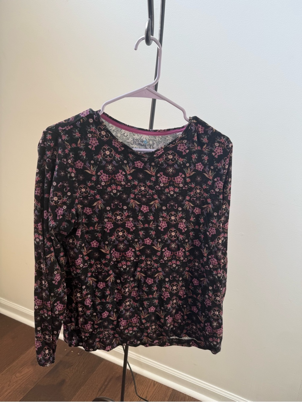 croft & barrow Black Long Sleeve Tee with Pink Floral Print
